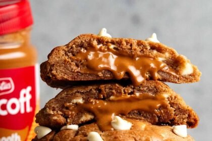 Biscoff stuffed cookies 3.jpg