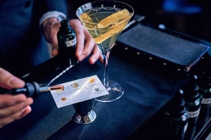 Connaught bar martini and bitters crdt christian banfield ph credit copia e1747762952384.jpg