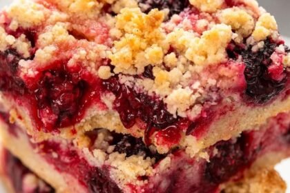 Homemade blackberry pie bars.jpg
