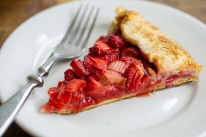 Strawberry rhubarb tart crostata galette recipe 7.jpg
