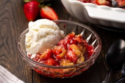 Strawberry cobbler 18.jpg