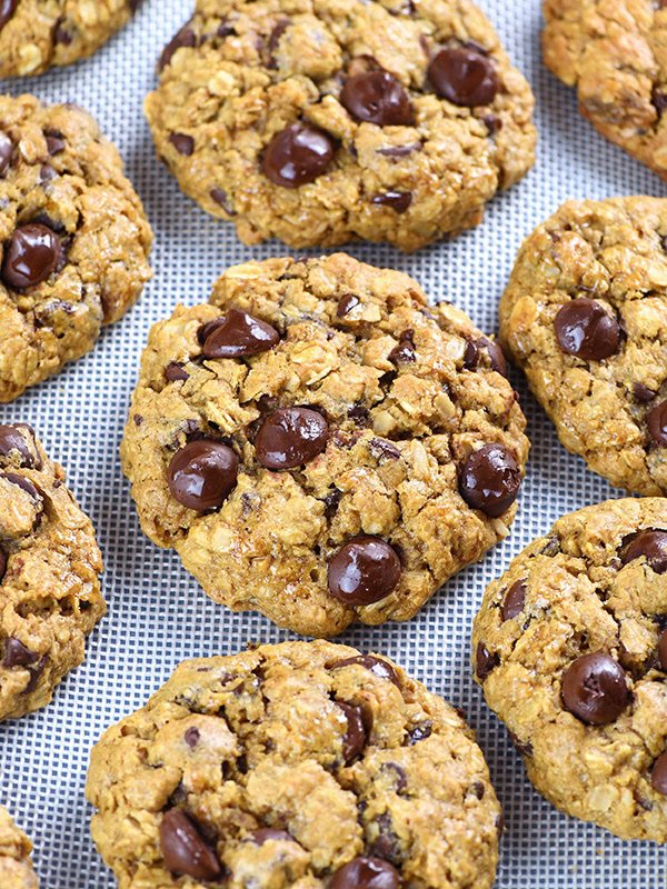 Chocolate chip oatmeal cookies f.jpg