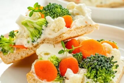 Easy veggie pizza recipe with crescent rolls.jpg