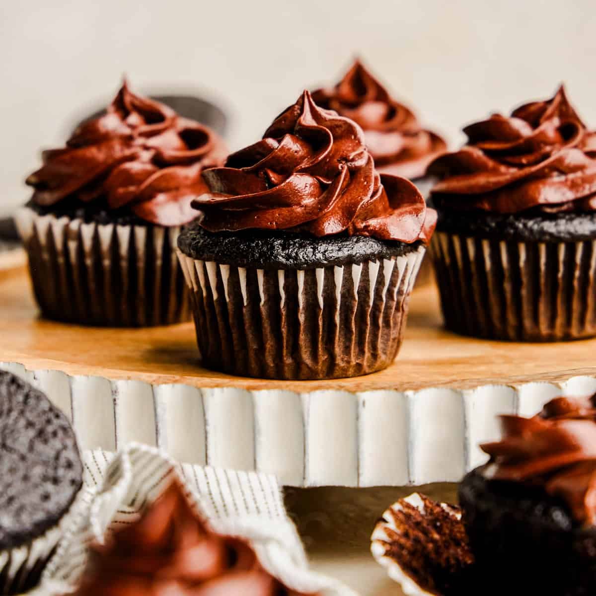 Most amazing chocolate cupcake recipe h1 1.jpg