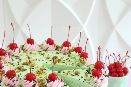 Spumoni ice cream cake beauty 3.jpg