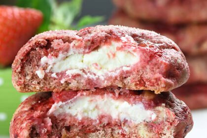 Strawberry cheesecake cookies featured.jpg