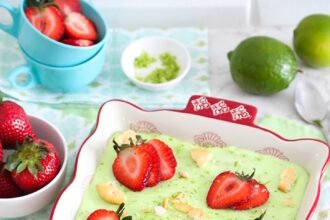 Strawberry lime ritz cracker pie beauty 3.jpg