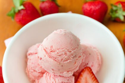 Vegan strawberry ice cream recipe.jpg