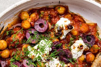 Greek chickpeas tomato sauce macro.jpg