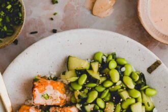 Bang bang salmon bowl 3 1.jpg