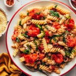 Garlicky cherry tomato pasta with white beans 8.jpg