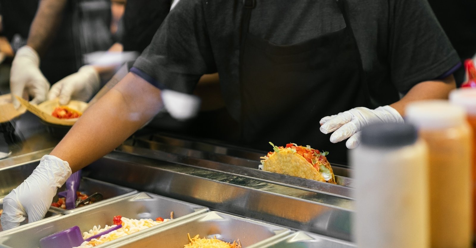 Generic20restaurant20worker20shutterstock 0.jpg
