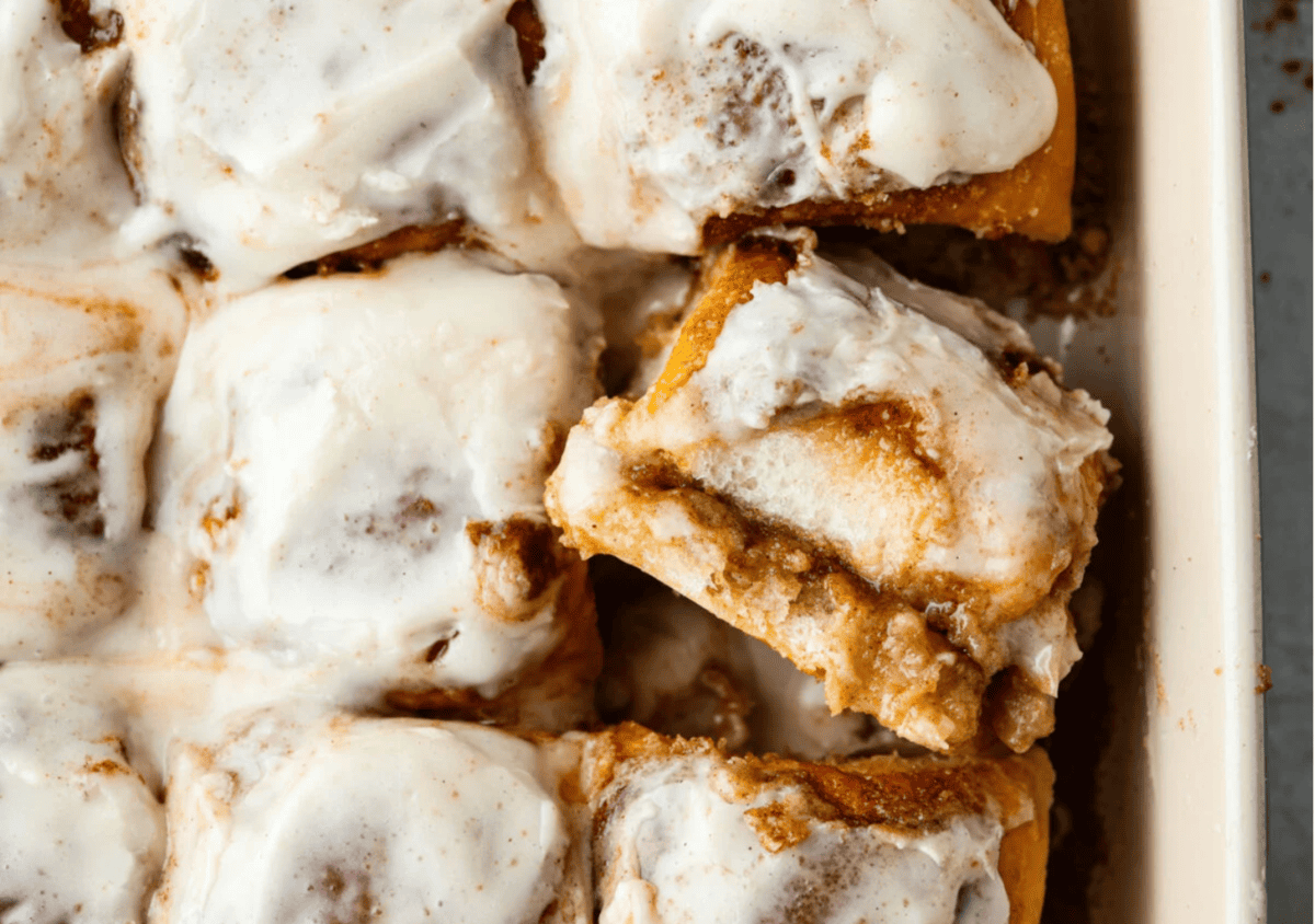 Hawaiian roll cinnamon rolls social.png