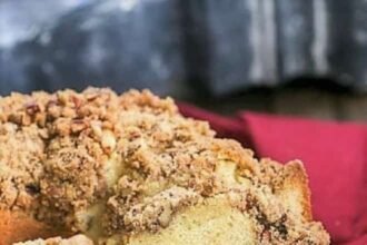Streusel coffeecake pound cake 5 2 2.jpg