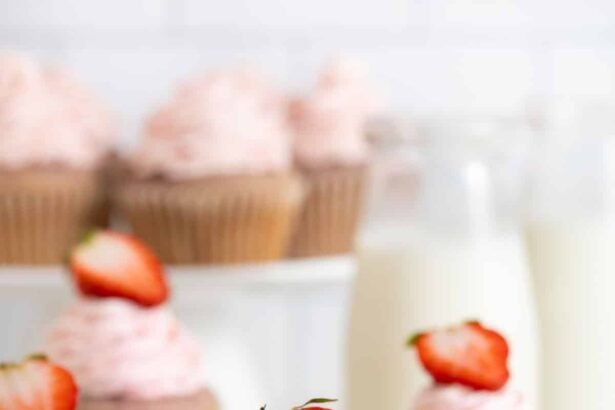 Strawberry cupcake 25.jpg
