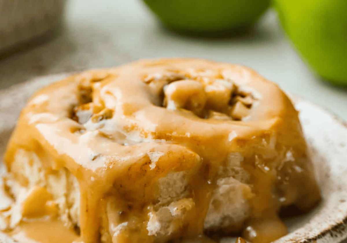 Apple cinnamon rolls.png