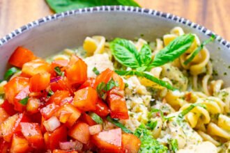 Basil pesto chicken pasta 1200 8481.jpg