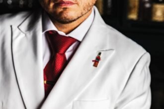 Negroni bars bar conte negronis on tray crdt nshot creative.jpg