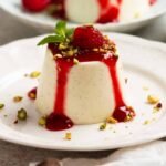 Panna cotta 8 close up.jpg