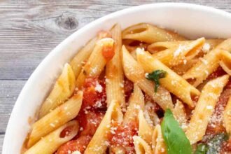 Penne pomodoro hero 12.jpg