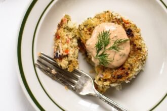 Vegnews.crabcakes.jpg