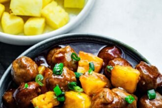 Slowcooker hawaiian meatballs recipe 10 scaled.jpg