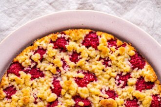 Vegan cheesecake crumble whole.jpg