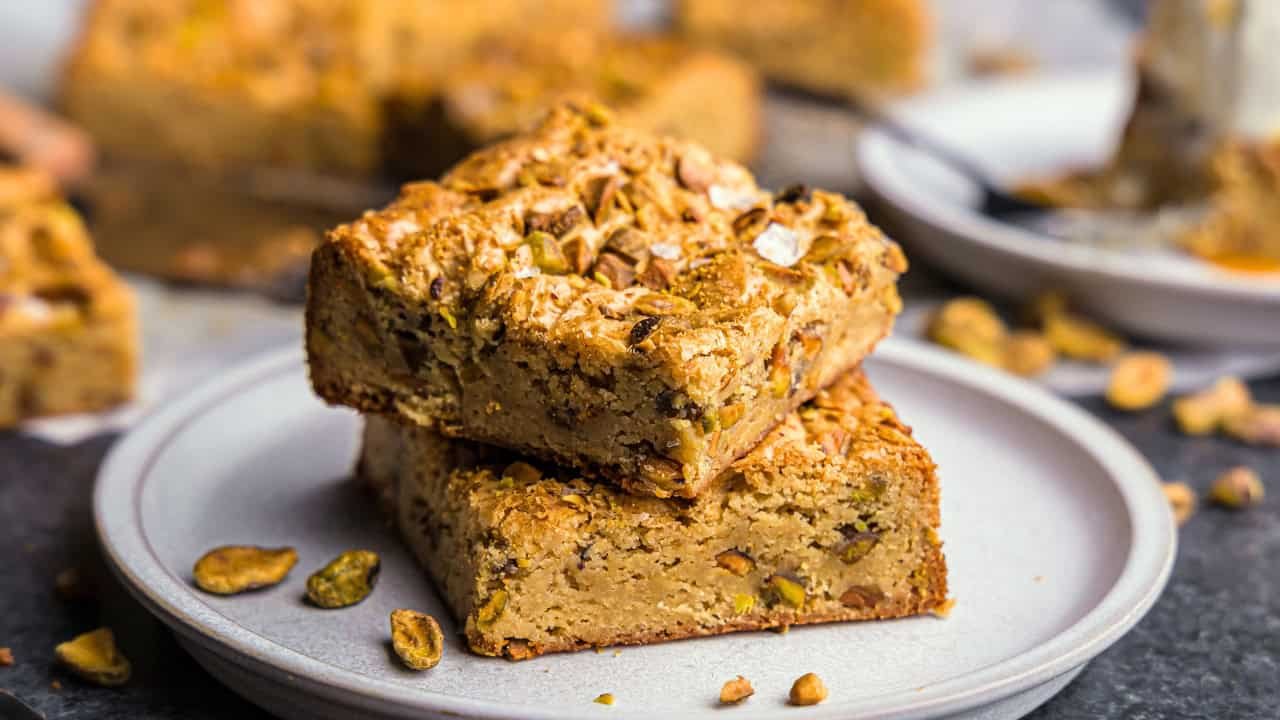 Brown butter pistachio blondies header 4.jpg