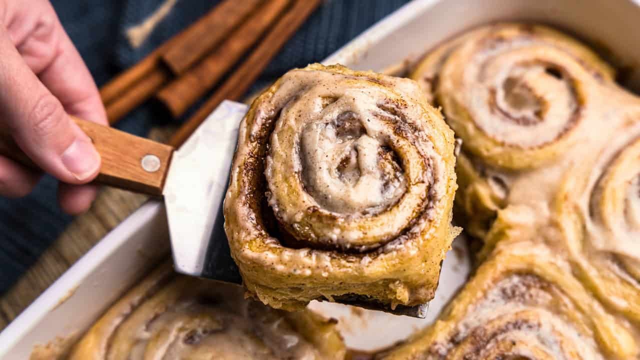Chai latte cinnamon rolls header 3.jpg