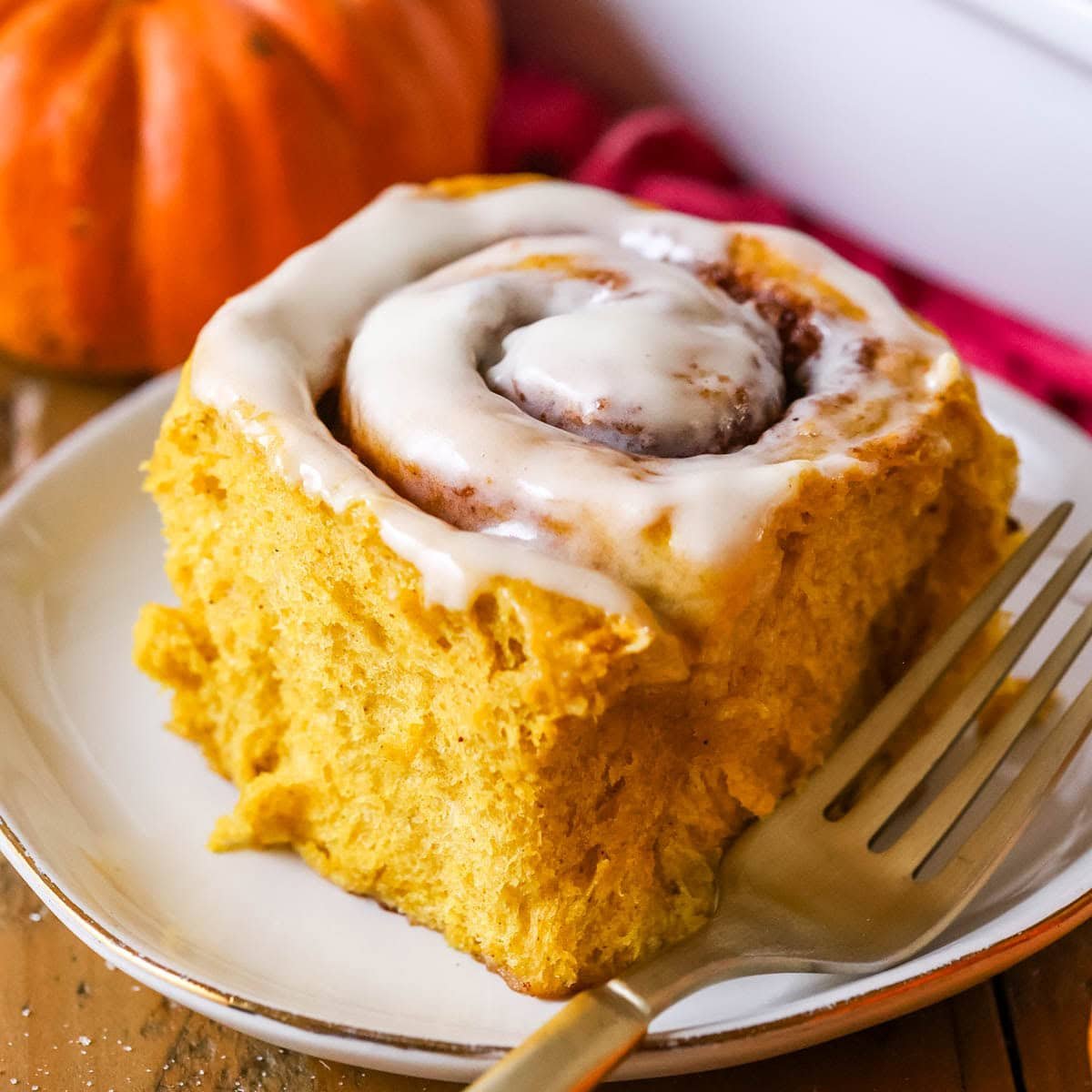 Pumpkin cinnamon rolls recipe 2 of 2.jpg