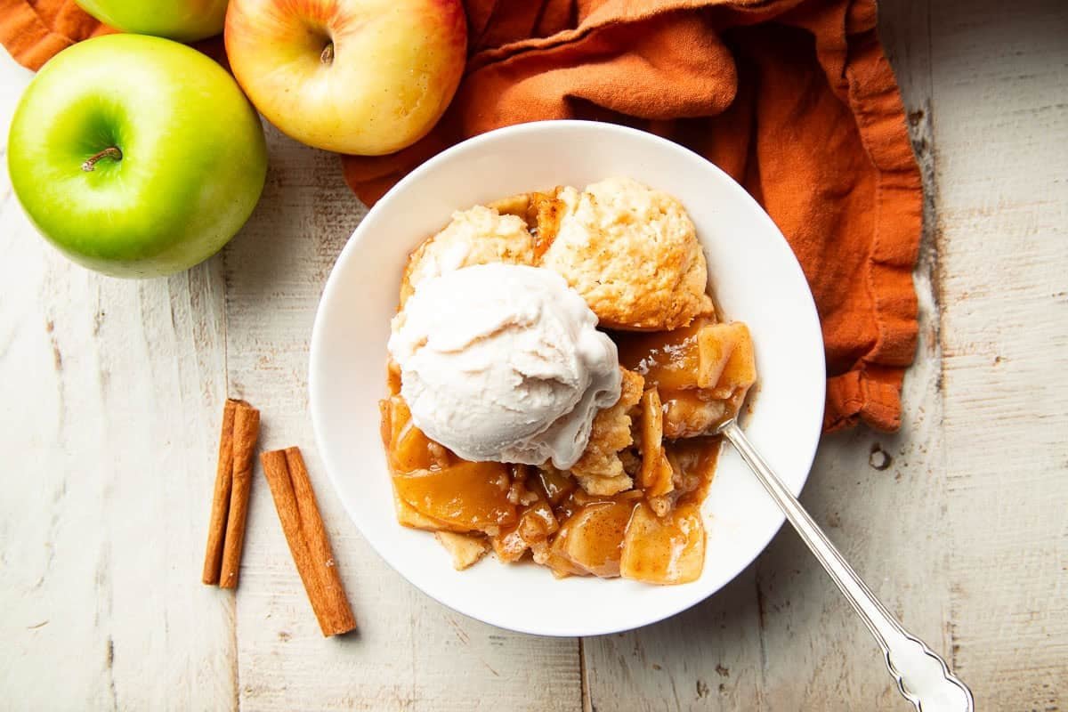 Vegan apple cobbler 9.jpg
