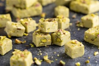 Pistachio fudge 1.jpg