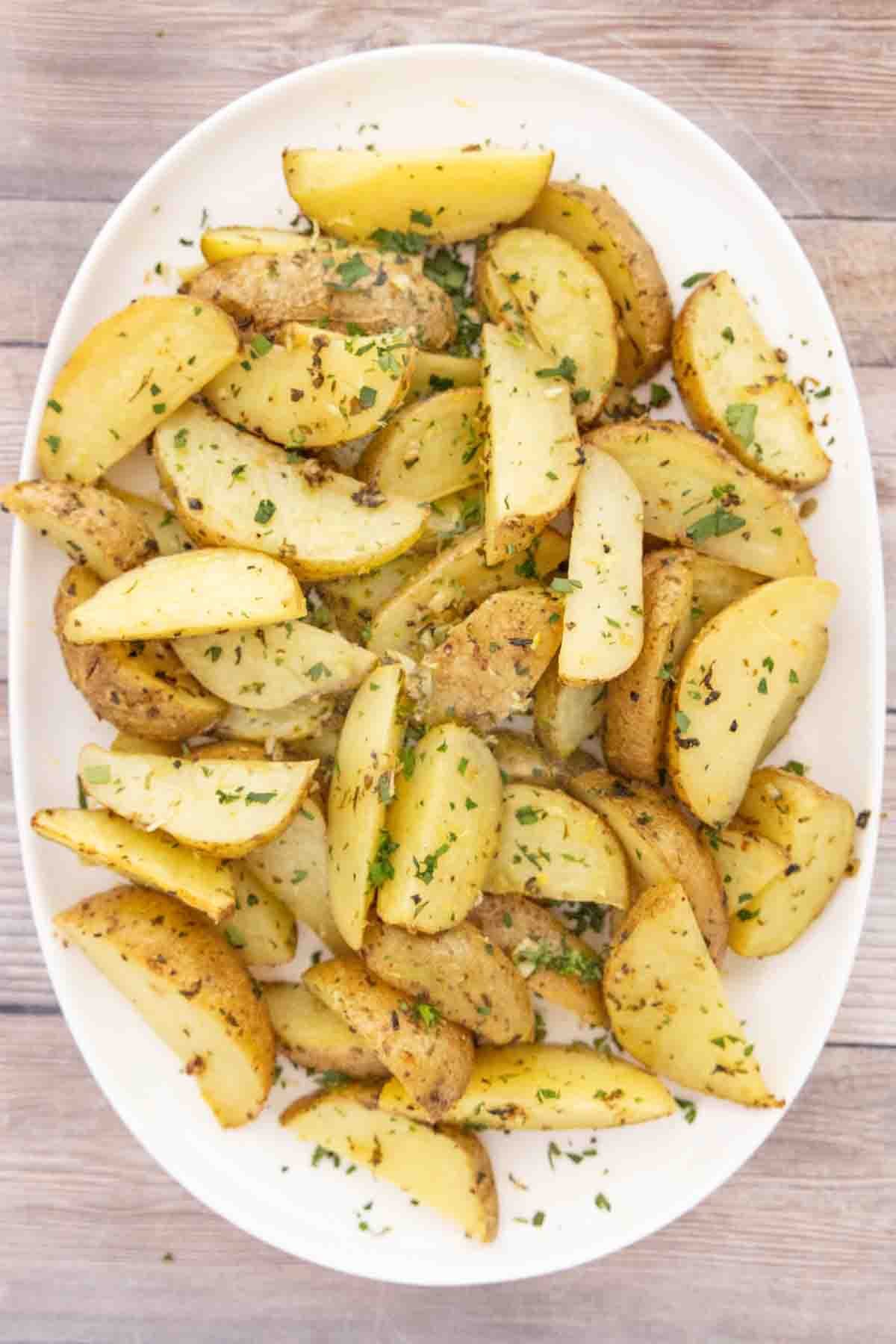 Greek potatoes hero 12.jpg