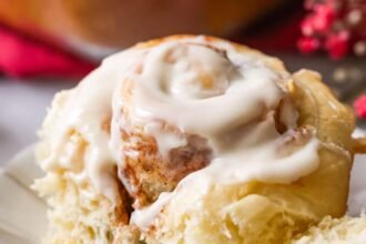 Amish cinnamon rolls 1 of 1.jpg
