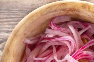 Pickled red onions hero 10.jpg