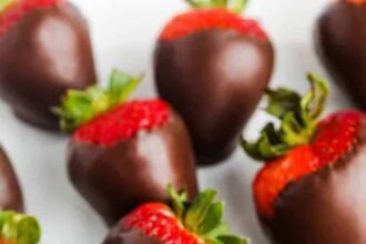 1200 chocolate covered strawberries 3 spendwithpennies.jpg