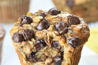 Banana peanut butter baked oatmeal cups feat2.jpg