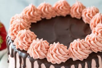 Chocolate strawberry cake recipe 2 of 7.jpg