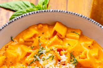 Rose pasta sauce aka pink sauce 1200 1528.jpg