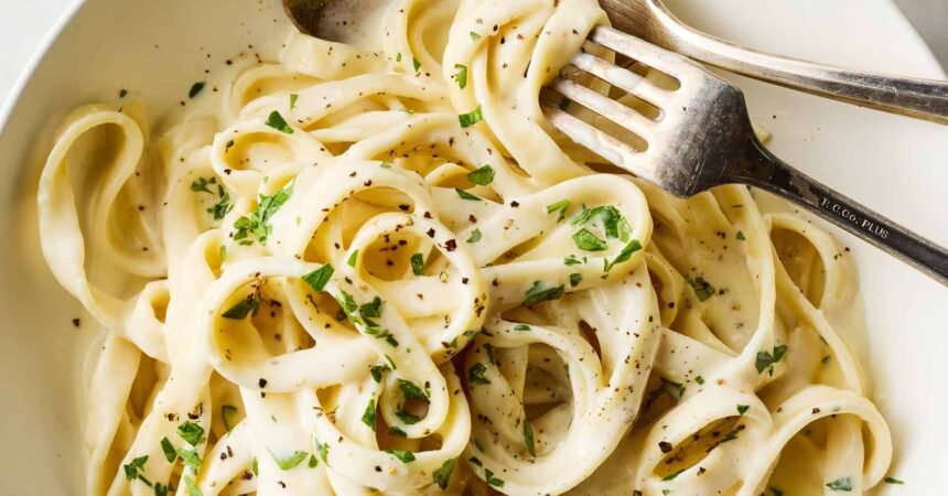 Fettuccine alfredo social.jpg