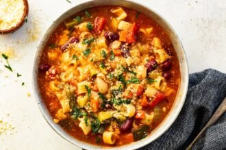 Simple homemade minestrone soup recipe 8.jpg