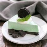 Frozen grasshopper pie with an oreo crust mint lovers will swoon with every bite of this frozen dess.jpeg