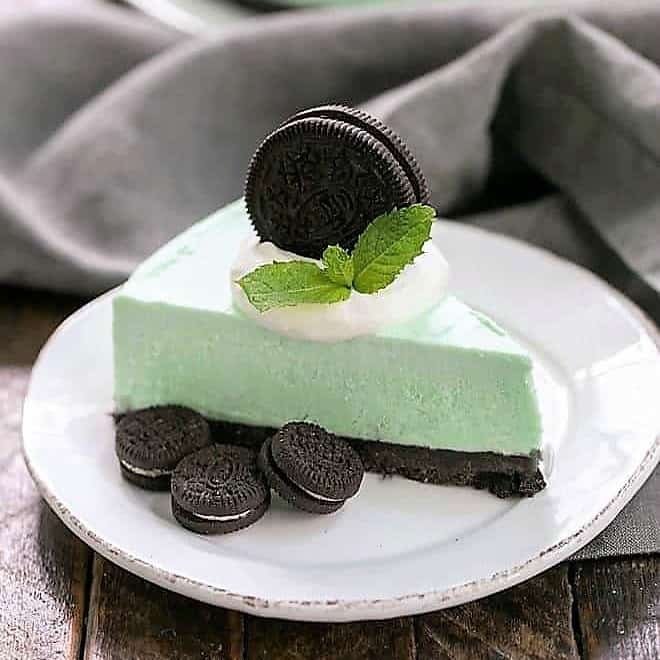 Frozen grasshopper pie with an oreo crust mint lovers will swoon with every bite of this frozen dess.jpeg