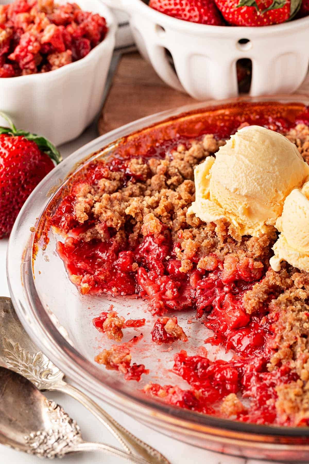 Strawberry crumble 19.jpg